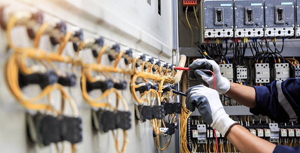 Professional Electrician technician working in Colchester, IL